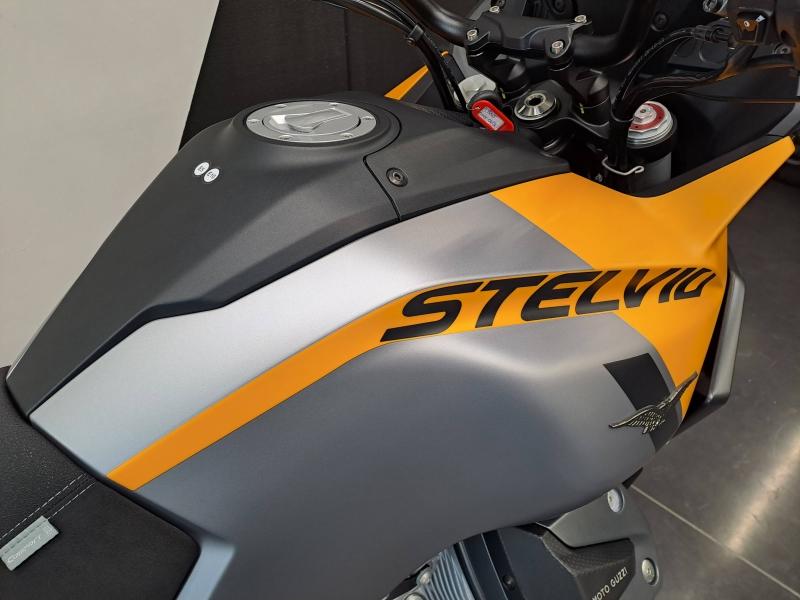 Image MOTO-GUZZI V100 Mandello STELVIO