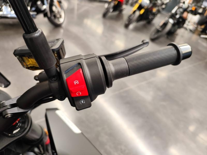 Image HUSQVARNA Svartpilen Svartpilen 801