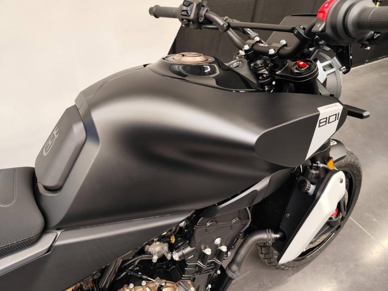 Image HUSQVARNA Svartpilen Svartpilen 801