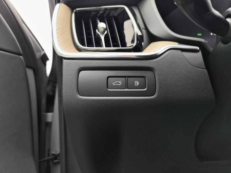 Image VOLVO XC60 T6 Hybride Rechargeable 350ch Ultra Style Dark Geartronic 8 AWD