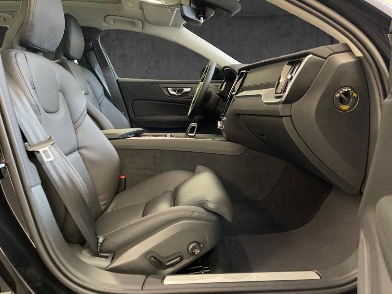 Image VOLVO V60 B4 197ch Ultra Style Dark DCT 7