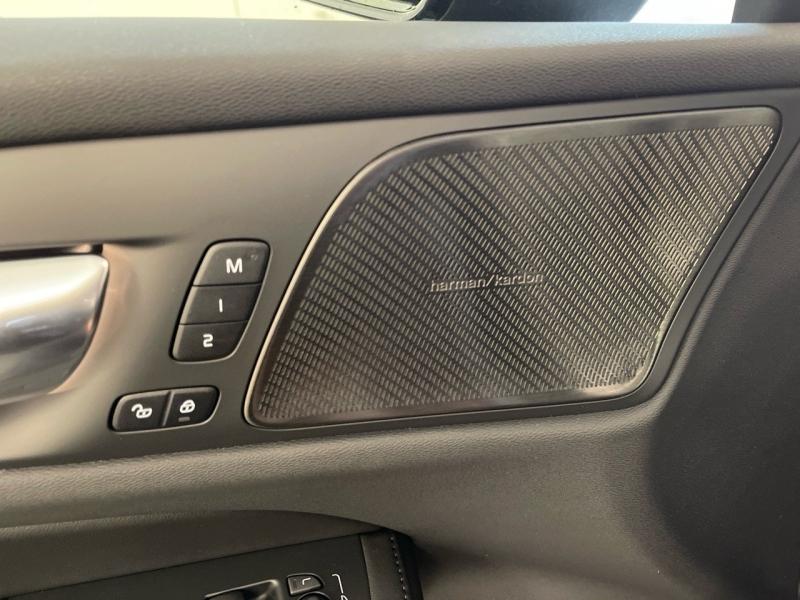 Image VOLVO V60 B4 197ch Ultra Style Dark DCT 7