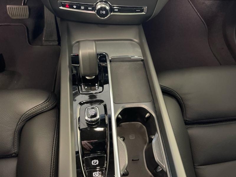 Image VOLVO V60 B4 197ch Ultra Style Dark DCT 7