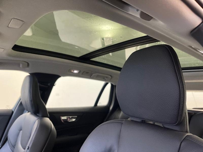 Image VOLVO V60 B4 197ch Ultra Style Dark DCT 7