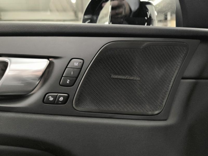 Image VOLVO XC60 T6 Hybride Rechargeable 253 + 145ch Ultra Style Dark Geartronic 8 AWD