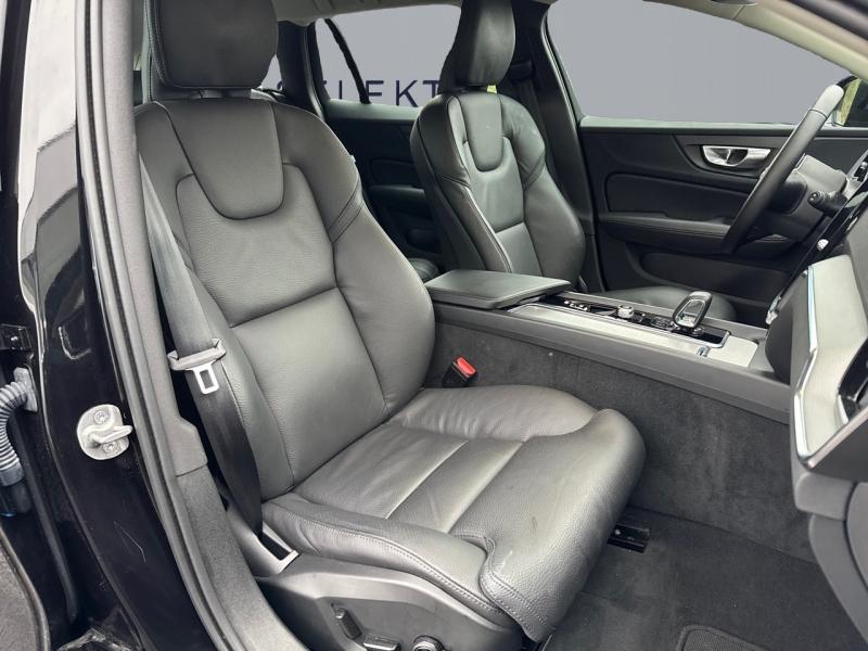 Image VOLVO V60 B4 197ch Plus Style Dark DCT 7