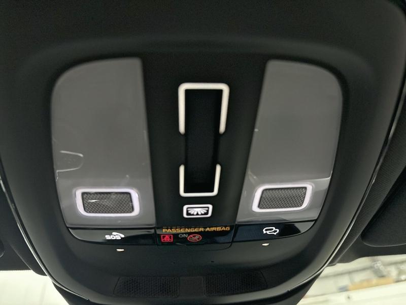 Image VOLVO V60 B4 197ch Ultra Style Dark DCT 7