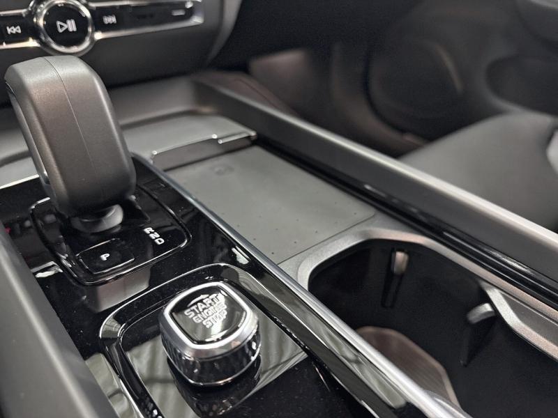 Image VOLVO V60 B4 197ch Ultra Style Dark DCT 7