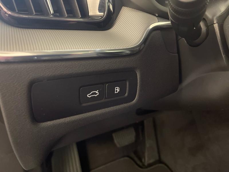 Image VOLVO XC60 T6 Hybride Rechargeable 253 + 145ch Ultra Style Dark Geartronic 8 AWD