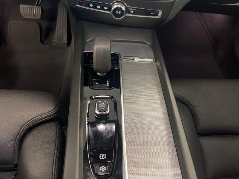 Image VOLVO V60 B4 197ch Ultra Style Dark DCT 7