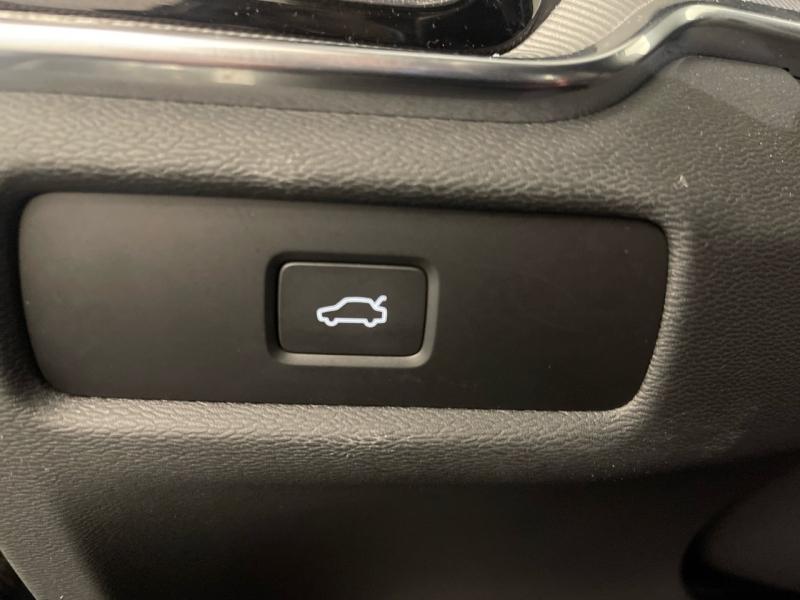 Image VOLVO V60 B4 197ch Ultra Style Dark DCT 7