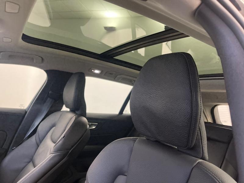 Image VOLVO V60 B4 197ch Ultra Style Dark DCT 7