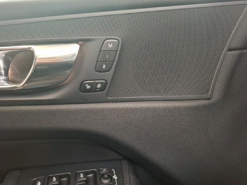 Image VOLVO XC60 T6 Hybride Rechargeable 253 + 145ch Plus Style Dark Geartronic 8 AWD