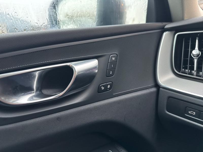 Image VOLVO XC60 T6 Hybride Rechargeable 253 + 145ch Plus Style Chrome Geartronic 8 AWD