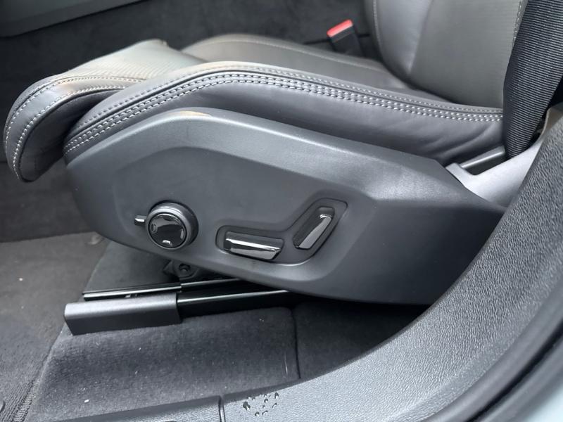 Image VOLVO XC60 T6 Hybride Rechargeable 350ch Ultra Style Dark Geartronic 8 AWD