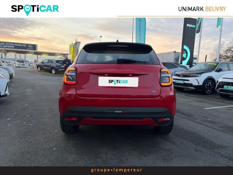 Image FIAT 600 e 156ch 54kWh Red