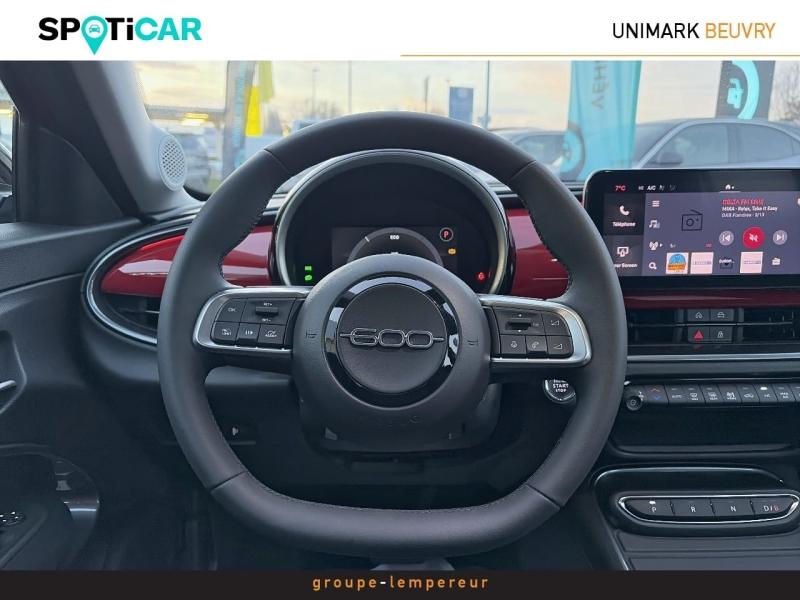 Image FIAT 600 e 156ch 54kWh Red