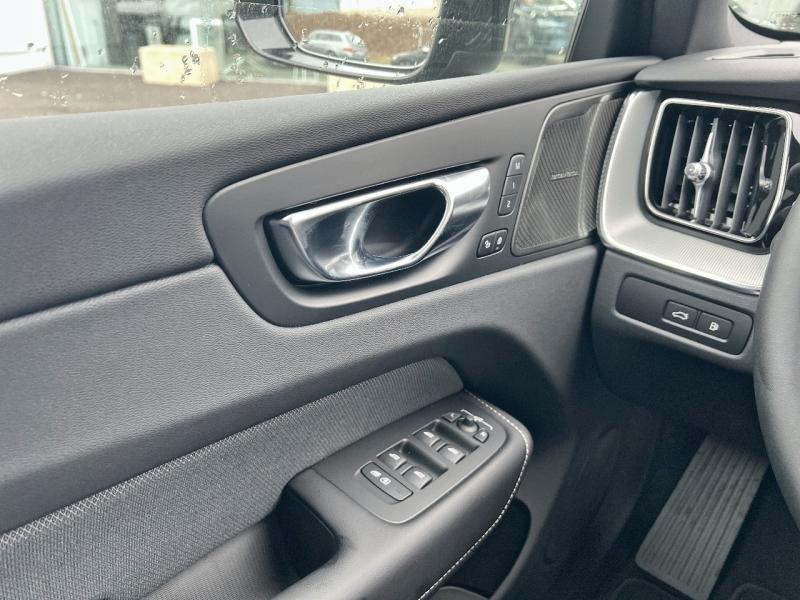 Image VOLVO XC60 T6 Hybride Rechargeable 350ch Plus Style Dark Geartronic 8 AWD