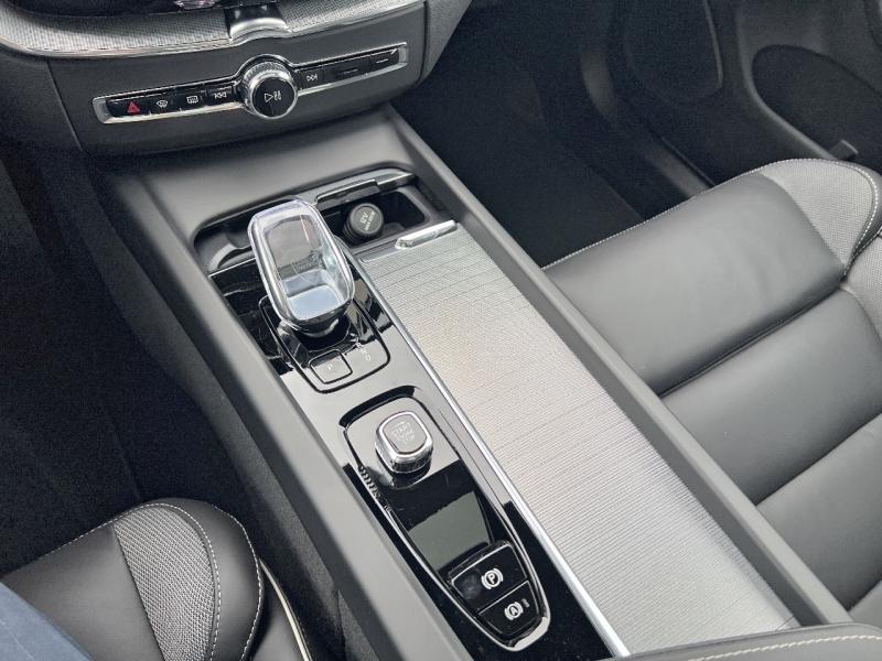 Image VOLVO XC60 T6 Hybride Rechargeable 350ch Plus Style Dark Geartronic 8 AWD