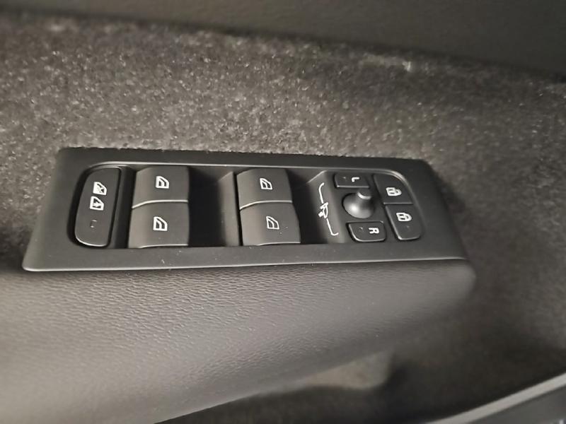 Image VOLVO EC40 Single Extended Range 252ch Black Edition