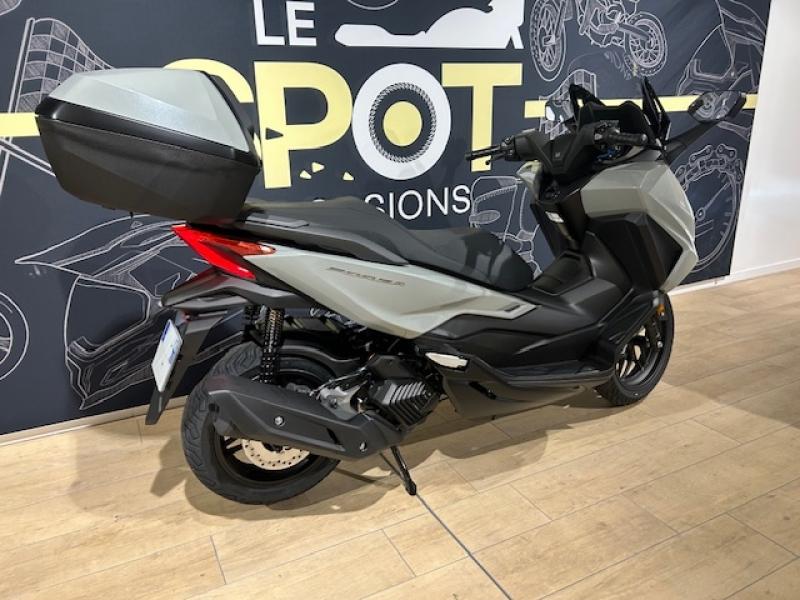 Image HONDA Forza 125 / Smart Top Box