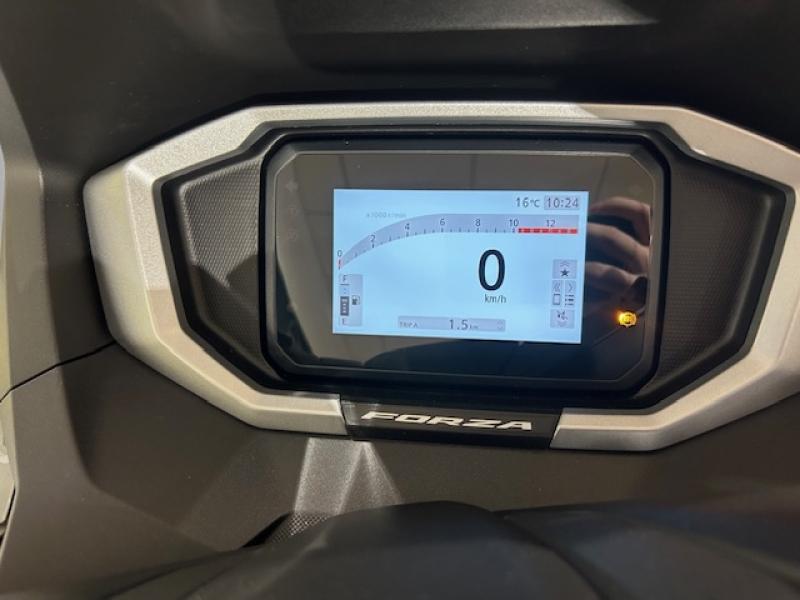 Image HONDA Forza 125 / Smart Top Box