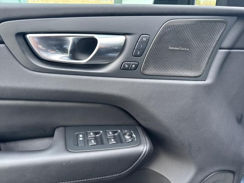 Image VOLVO XC60 T6 Hybride Rechargeable 253 + 145ch Ultra Style Dark Geartronic 8 AWD