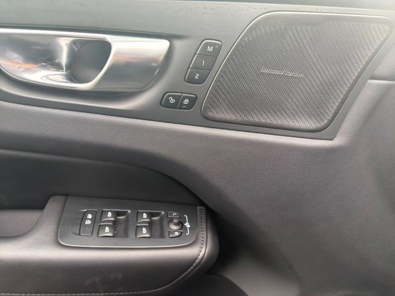 Image VOLVO XC60 T6 Hybride Rechargeable 253 + 145ch Ultra Style Dark Geartronic 8 AWD