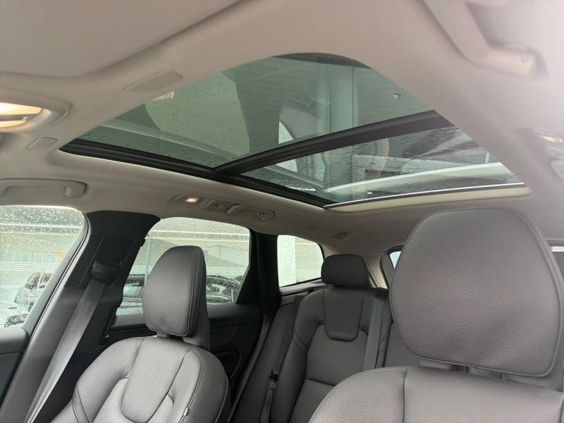 Image VOLVO XC60 T6 Hybride Rechargeable 253 + 145ch Ultra Style Dark Geartronic 8 AWD