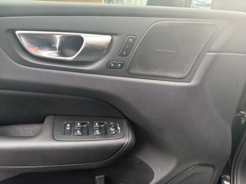 Image VOLVO XC60 T6 Hybride Rechargeable 253 + 145ch Ultra Style Dark Geartronic 8 AWD