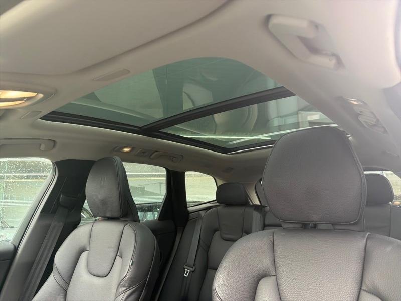 Image VOLVO XC60 T6 Hybride Rechargeable 253 + 145ch Ultra Style Dark Geartronic 8 AWD