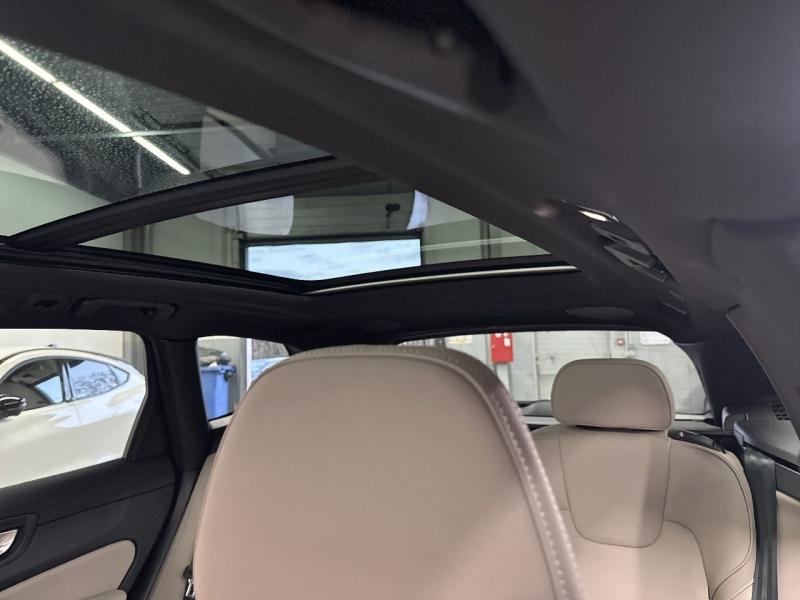 Image VOLVO XC60 T6 Hybride Rechargeable 350ch Plus Style Dark Geartronic 8 AWD