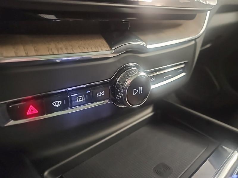 Image VOLVO XC60 T6 Hybride Rechargeable 350ch Ultra Style Dark Geartronic 8 AWD