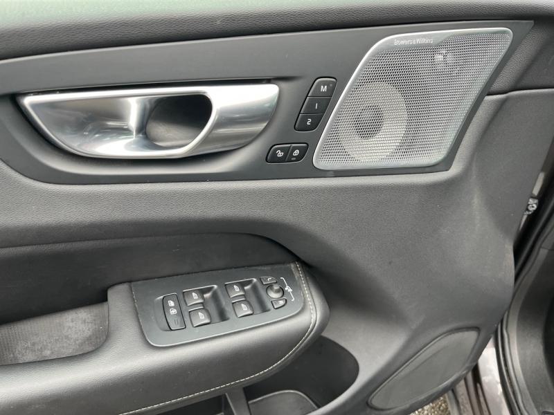 Image VOLVO XC60 T6 Hybride Rechargeable 253 + 145ch Ultra Style Dark Geartronic 8 AWD