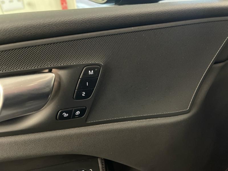 Image VOLVO XC60 T6 Hybride Rechargeable 253 + 145ch Plus Style Dark Geartronic 8 AWD