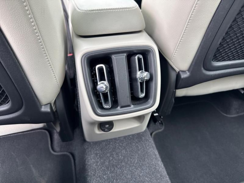 Image VOLVO XC40 T2 129ch Inscription Luxe Geartronic 8