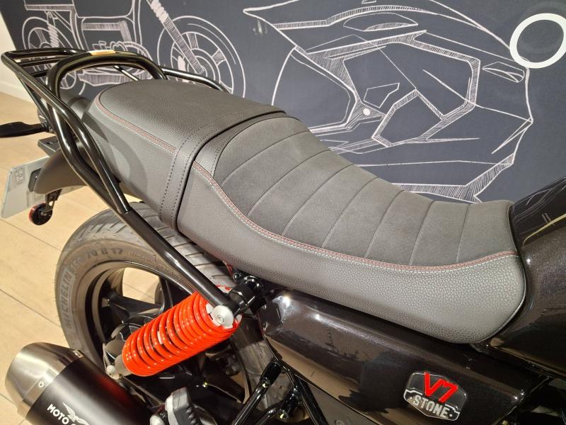 Image MOTO-GUZZI V7 V7 850 Stone Special Edition