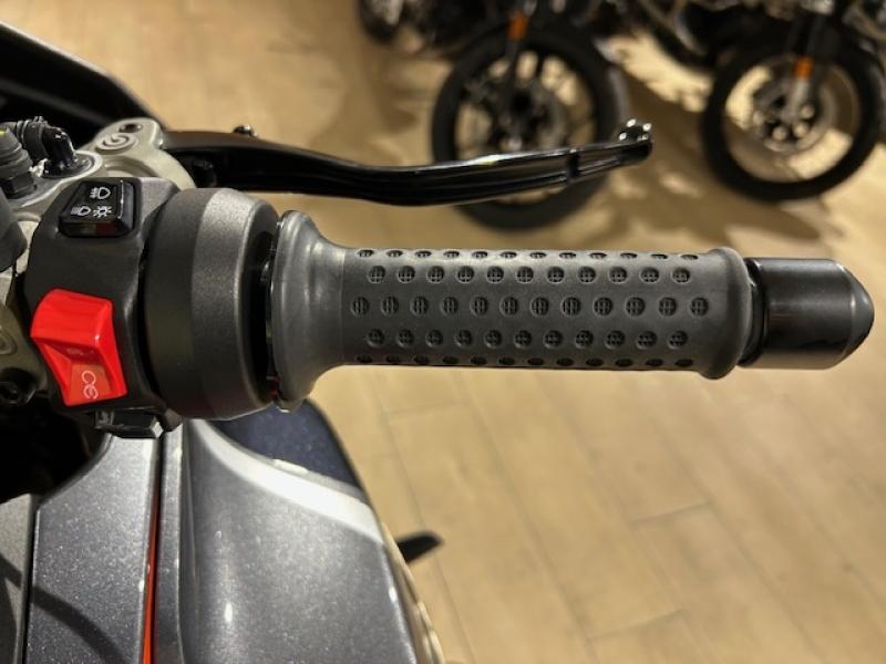 Image MOTO-GUZZI V100 Mandello V100 Mandello S 1000