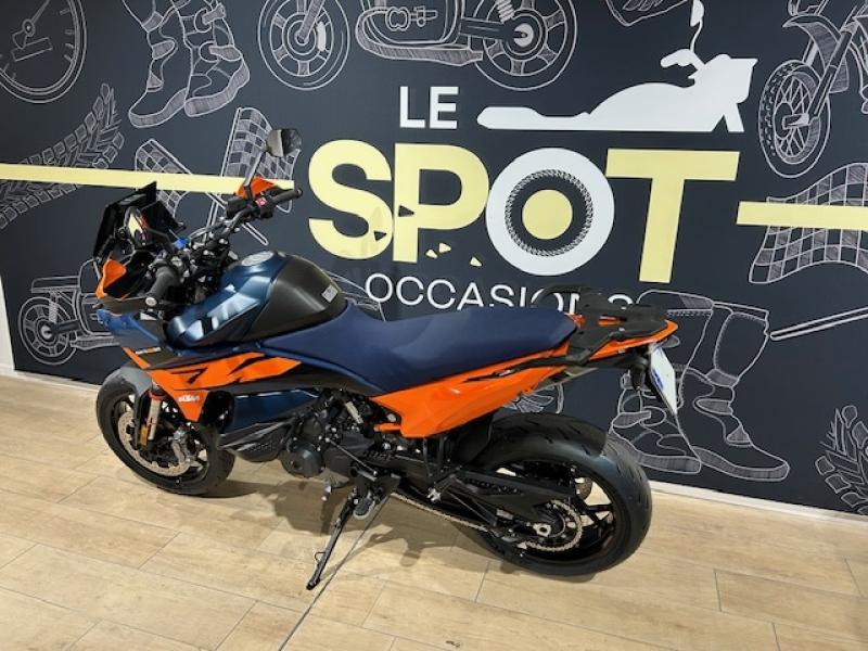 Image KTM SMT 890 SMT