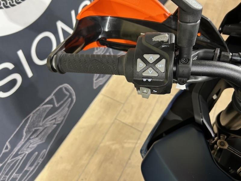 Image KTM SMT 890 SMT