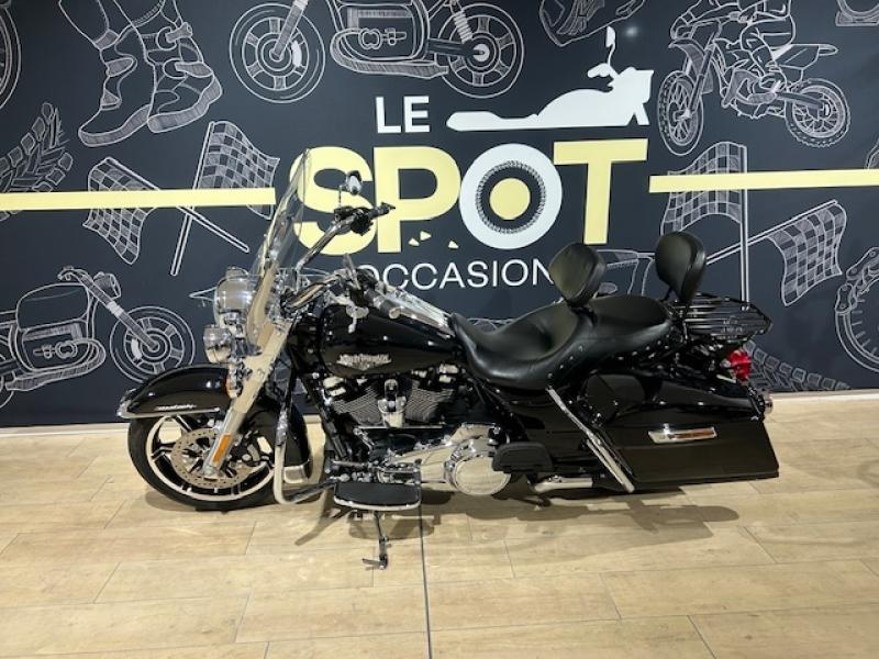Photo HARLEY-DAVIDSON Road King Road King 1745 Noir 2021