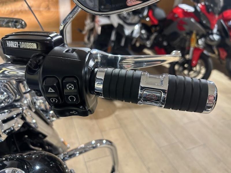 Image HARLEY-DAVIDSON Road King Road King 1745 Noir 2021