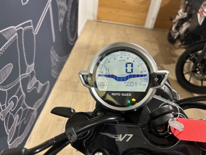 Image MOTO-GUZZI V7 V7 850 Stone Ten