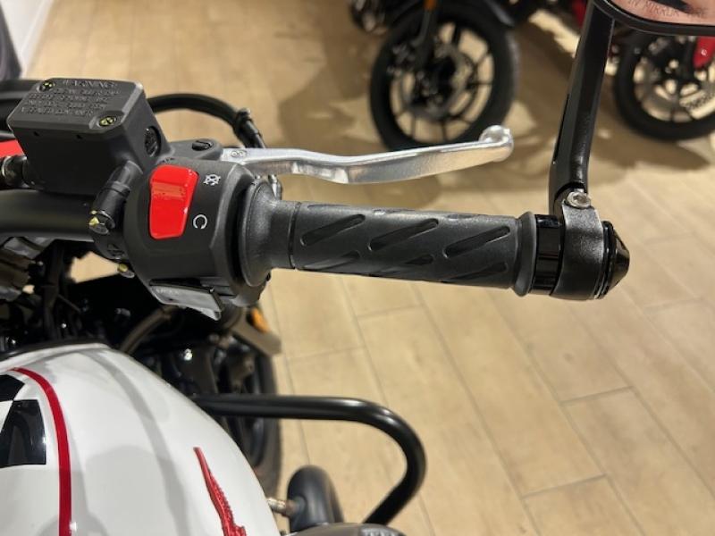 Image MOTO-GUZZI V7 V7 850 Stone Ten