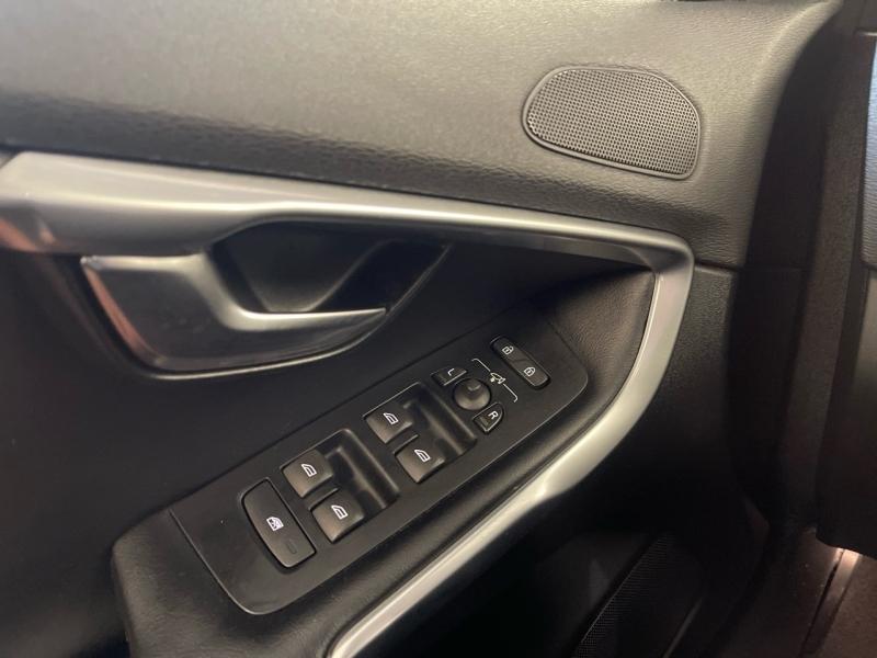 Image VOLVO V40 T2 122ch R-Design