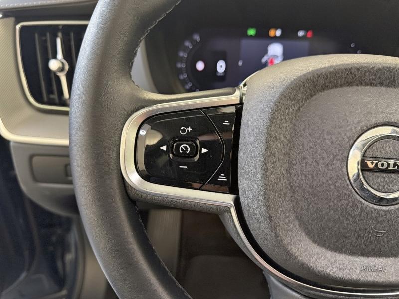 Image VOLVO XC60 T6 Hybride Rechargeable 253 + 145ch Ultra Style Dark Geartronic 8 AWD