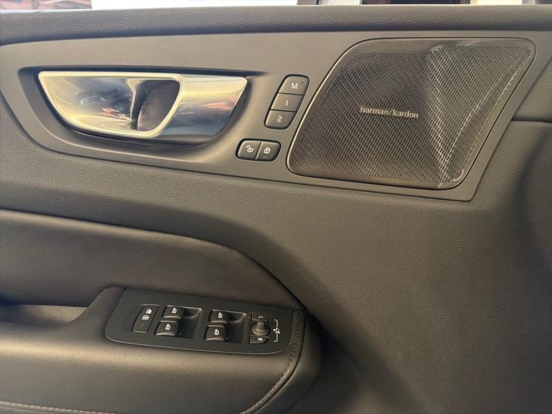 Image VOLVO XC60 T6 Hybride Rechargeable 253 + 145ch Ultra Style Dark Geartronic 8 AWD