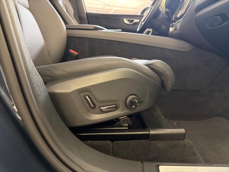 Image VOLVO XC60 T6 Hybride Rechargeable 253 + 145ch Ultra Style Dark Geartronic 8 AWD
