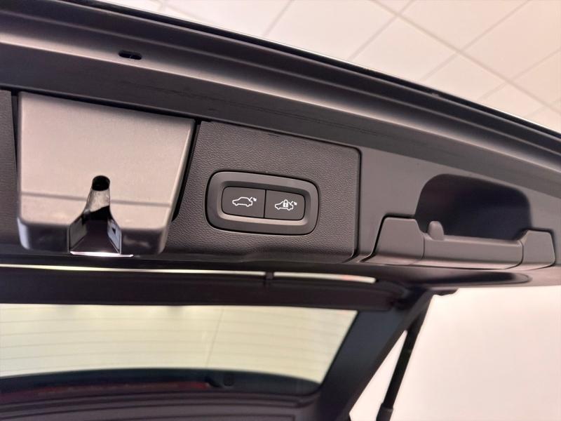 Image VOLVO XC60 T6 Hybride Rechargeable 253 + 145ch Ultra Style Dark Geartronic 8 AWD