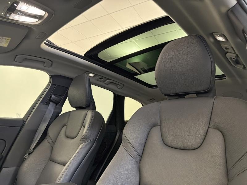 Image VOLVO XC60 T6 Hybride Rechargeable 253 + 145ch Ultra Style Dark Geartronic 8 AWD